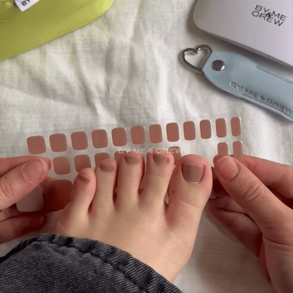 [PEDI / TOES] Milky Brown DIY Semi Cured Gel Nail Stickers