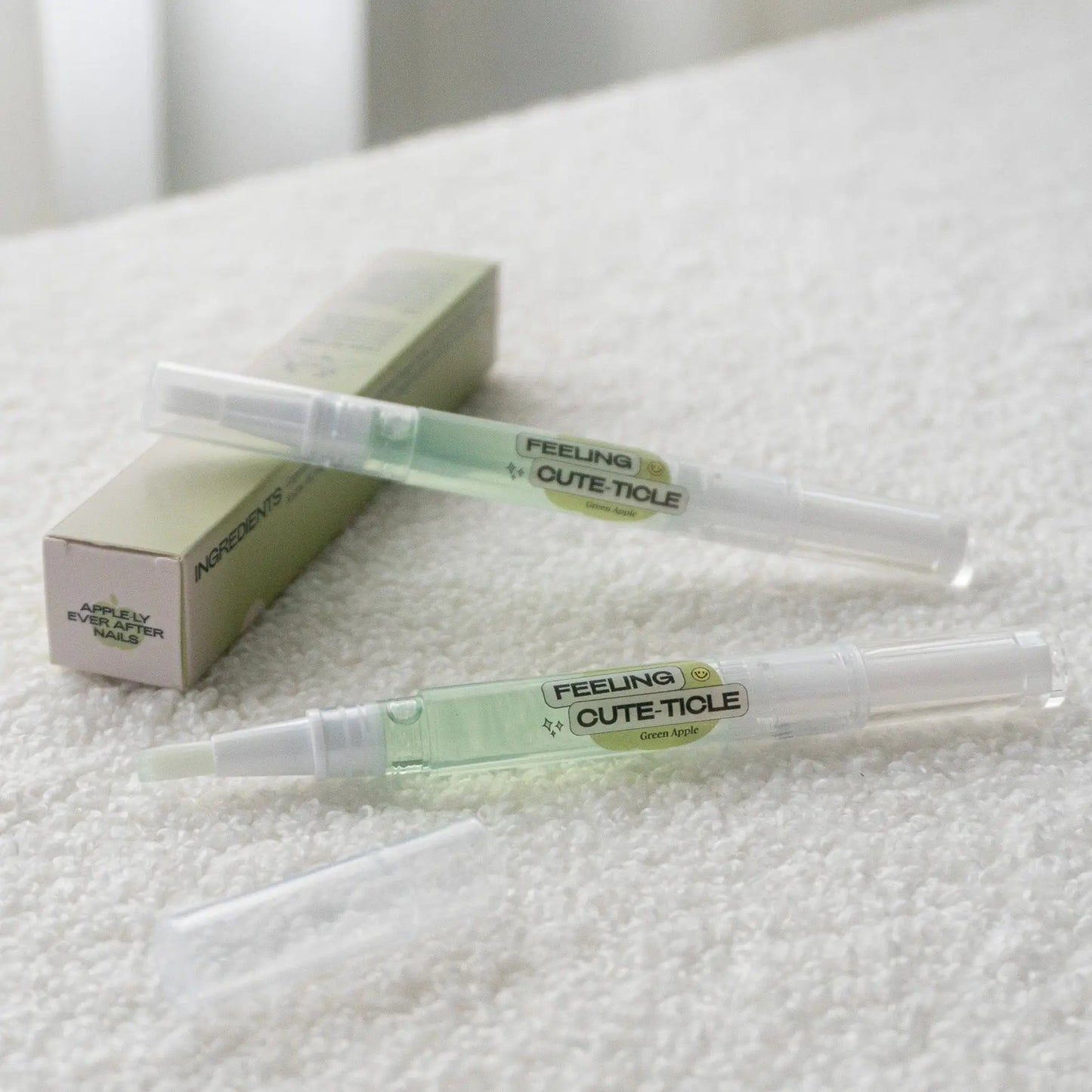Nourishing Cute-ticle Oil Pen & Gewel Gel Nail Sticker Remover [Green Apple]
