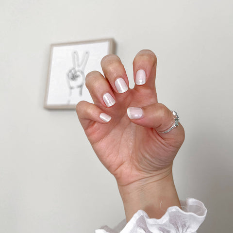 Emulate Hailey Bieber's style with our Glazed Donuts Semicured DIY Gel Nail Sticker. Achieve a trendy and iconic manicure.