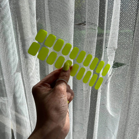 Glow in the Dark Yellow Semicured DIY Gel Nail Stickers Kit